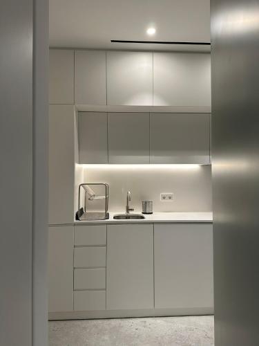The Met Base, Suite No1