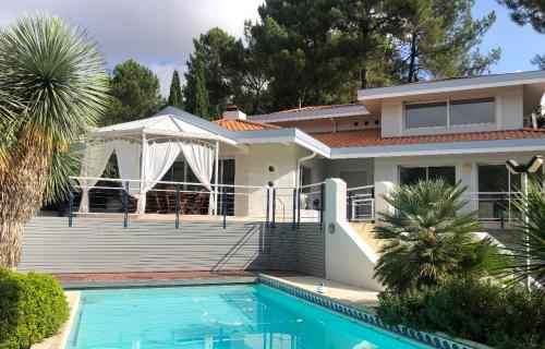 Villa Sérénité 4 étoiles sans vis à vis 4ch8p près dune du Pilat Clim piscine