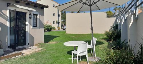 Сад в Santini Lace Self Catering Unit