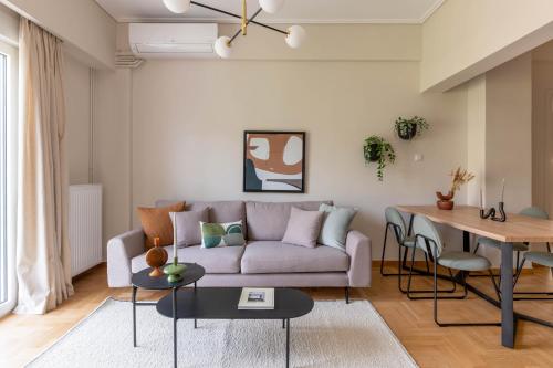 Charismatic 2BR Apartment in Hilton by UPSTREET