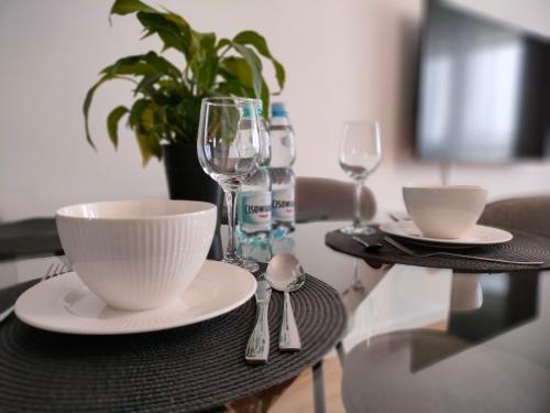 Nápoje v ubytování Apartament 8 Piętro self check-in, parking