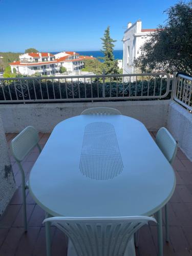 Φωτογραφία από το άλμπουμ του Appartement vue mer 5 minutes à pied de la plage - Draps et serviettes non fournis σε Llança