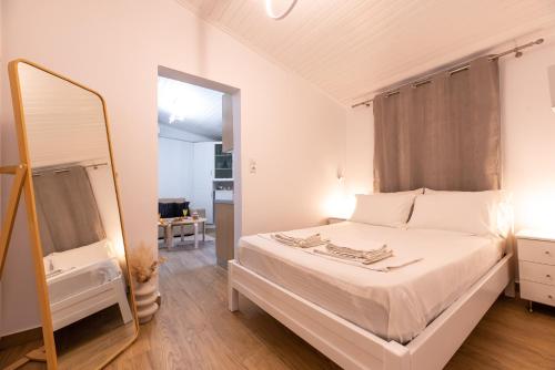 Eden - A Night near Athens Int Arpt