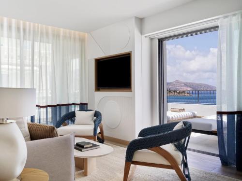 Μια τηλεόραση ή/και κέντρο ψυχαγωγίας στο InterContinental Crete by IHG