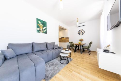 Apartment M