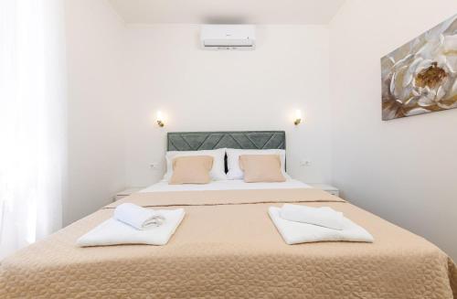 Apartment M