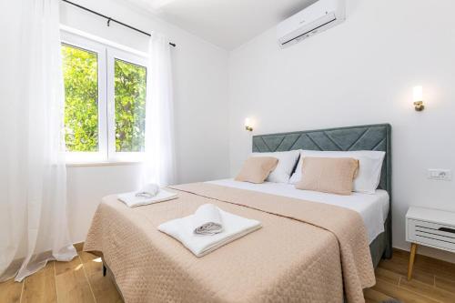 Apartment M
