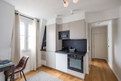 Η κουζίνα ή μικρή κουζίνα στο Luxurious flat in the center