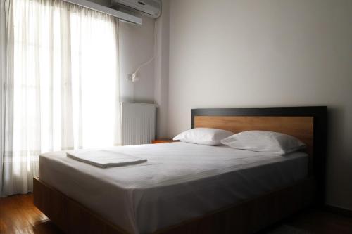 Efi's apartment