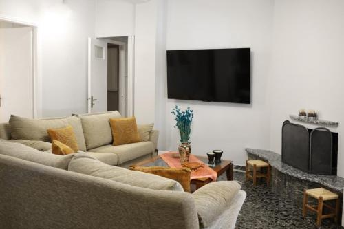 Efi's apartment