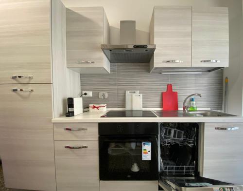 Η κουζίνα ή μικρή κουζίνα στο APARTMENT KATE on the PORT