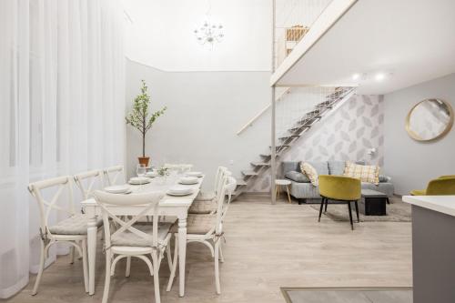 Spacious and charming apartment in the centre