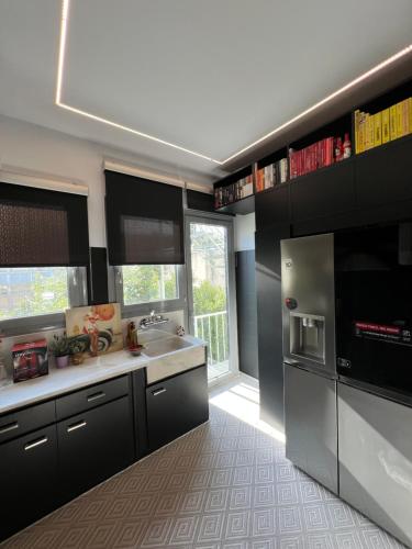Athens Penthouse Core with Lycabettus Hill view