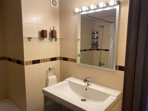 Cozy 1 bed apartment in Europark 74