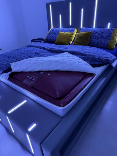 Кровать или кровати в номере Luxuswohnung im Stadtzentrum