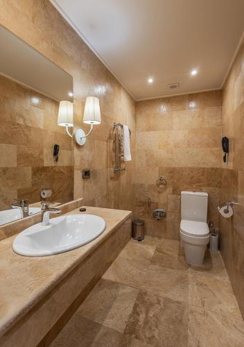 Un baño de National by Stellar Hotels, Yerevan