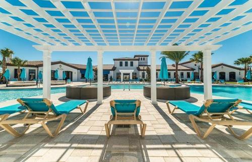 Elegant Villa wPrivate PoolSpa Game Room photo 41