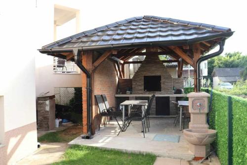 Patio nebo venkovní prostory v ubytování Apartmani Nataly