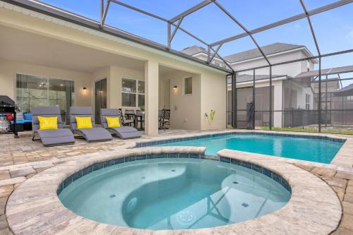 Upstay - Solara Resort Retreat w Pool and Hot Tub photo 9