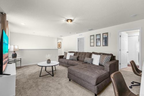 Upstay - Solara Resort Retreat w Pool and Hot Tub photo 17