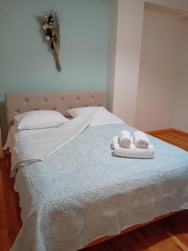 kalimera- Jordan's apartment