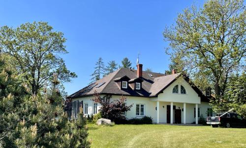 Dworek Dębina - Idealny dla Rodzin i Przyjaciół - Wspólna Sala do Biesiadowania , Plaża przyjazna Psom