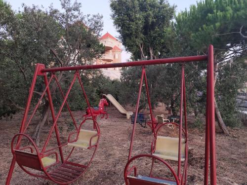 منطقة لعب الأطفال في Chateau Nassar