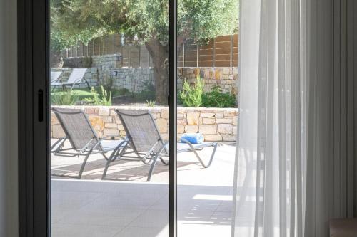 Un patio o zona al aire libre en Prodano