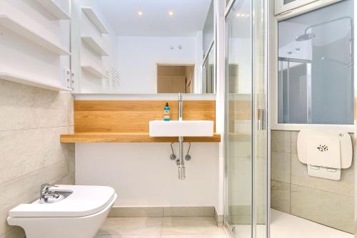 Ванная комната в Abando Station Pintxos by Next Stop Bilbao