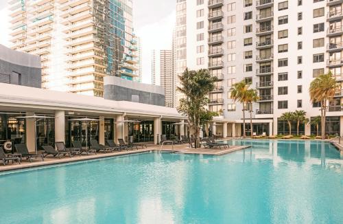 Πισίνα στο ή κοντά στο Flow Miami Hotel