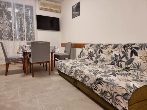 Apartments by the sea Starigrad, Paklenica - 6621