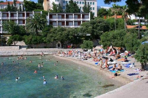 Apartments with parking space Hvar - 23410