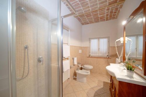 Koupelna v ubytování BELVEDERE MONFERRATO Relais & Wellness