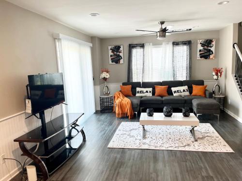 Χώρος καθιστικού στο EXCLUSIVE SHORE HOME-Year Round