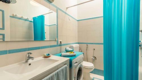 ห้องน้ำของ Family holiday house by the sea