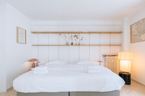 Central & Spacious Apartment for 6