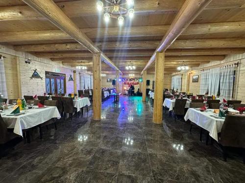 Restaurace v ubytování Pensiunea Vânătorul