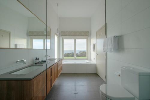 Kuchyň nebo kuchyňský kout v ubytování Oceanview Eco Villas