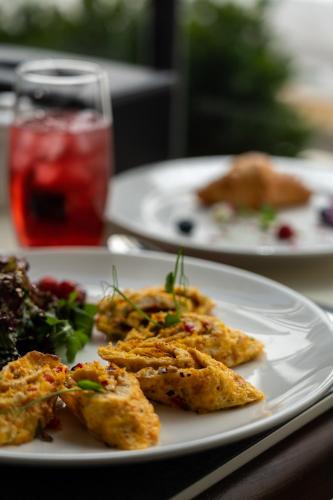 Jídlo v hotelu nebo okolí