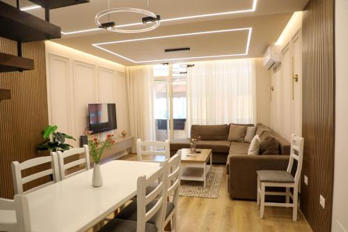 Central Continental Apartment