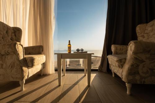 O zonă de relaxare la Maritimo ApartHotel