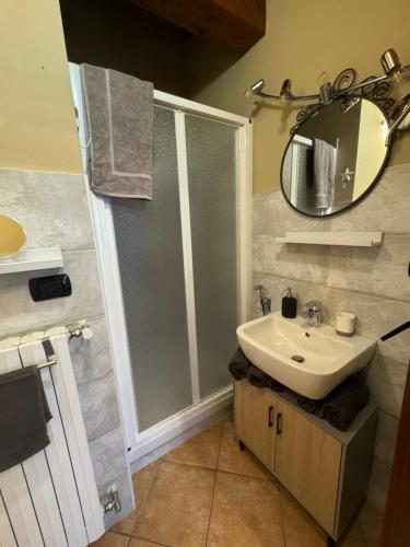Kuchyň nebo kuchyňský kout v ubytování Stea monolocale loft in villa