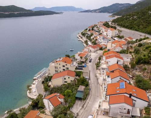 Фотография из галереи Villa Emina sa privatnom Plažom i Parkingom в Неуме