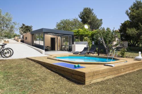 Beach House Olive - ground floor house for 2 people with private beach near Medulin