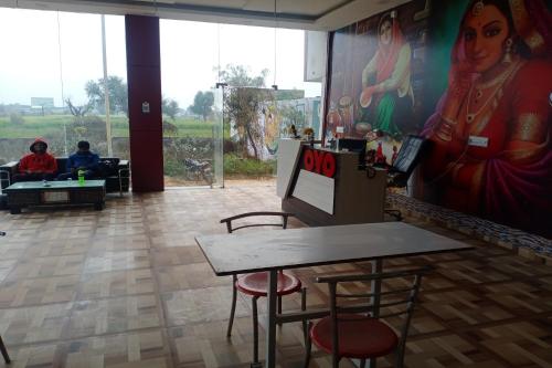 Gallery image of Hotel O Highway Super King in Baraud