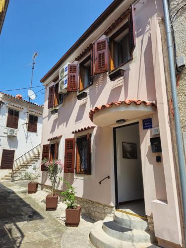 Zofija apartment, a 5 min walk from the Arena