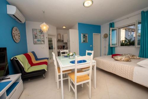 Studio Apartments Mack - BLUE