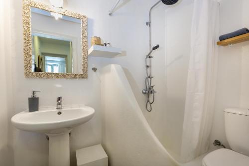 Bilik mandi di Golden Sea Villas