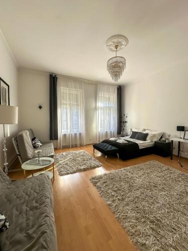 Elizabeth Boulevard Apartment