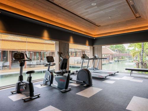 Fitness centrum a/nebo fitness zařízení v ubytování Grand Mercure Khao Lak Bangsak